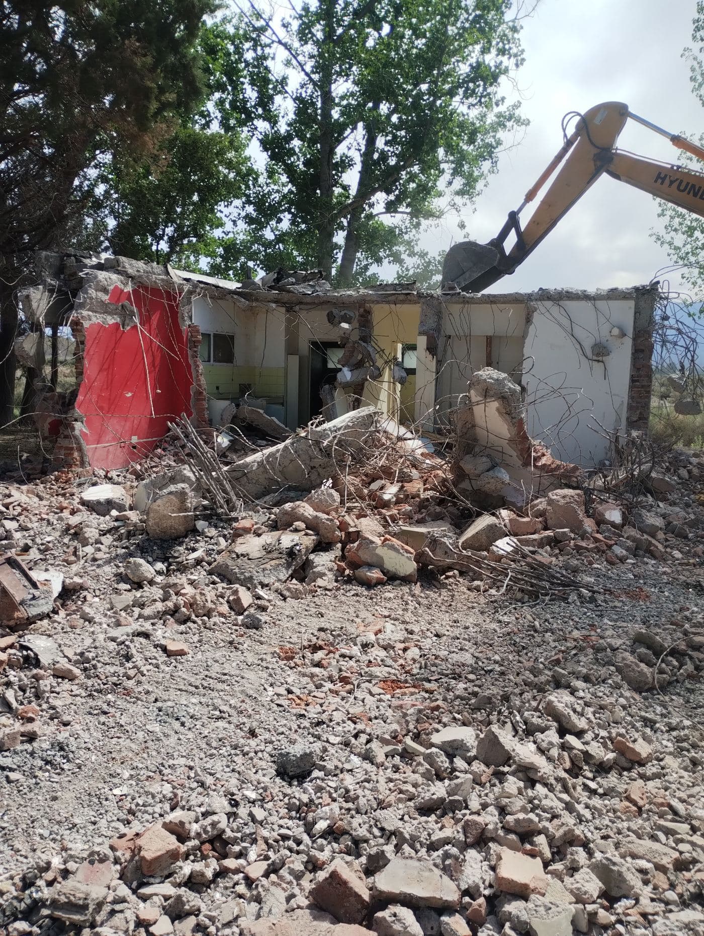 Demolición y movimiento de suelos